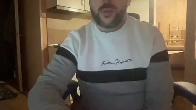 Snapshot of RedDante89 chatting on 01/01/25, 12:53 RedDante89 online show from 01/01/25, 12:53