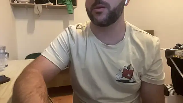 Snapshot of RedDante89 chatting on 10/26/25, 08:31 RedDante89 online show from 10/26/25, 08:31