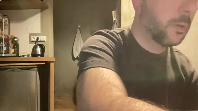 Snapshot of RedDante89 chatting on 05/21/26, 04:30 RedDante89 online show from 05/21/26, 04:30