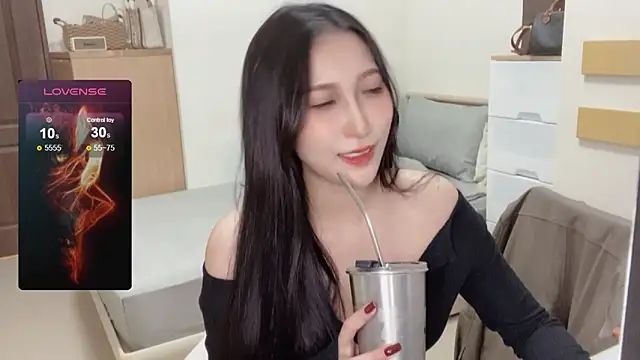 Snapshot of yu5888 chatting on 12/13/24, 10:08 yu5888 online show from 12/13/24, 10:08