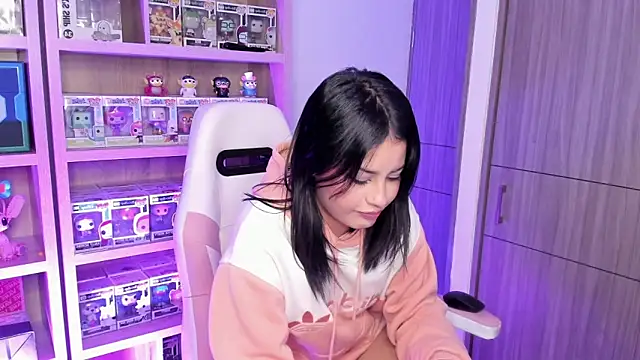 Snapshot of Victoria_se chatting on 04/10/26, 05:12 Victoria se online show from 04/10/26, 05:12