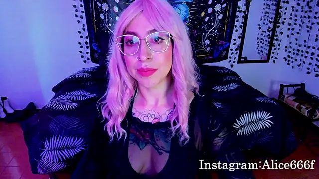 Snapshot of alice_666f chatting on 09/29/25, 03:17 alice 666f online show from 09/29/25, 03:17