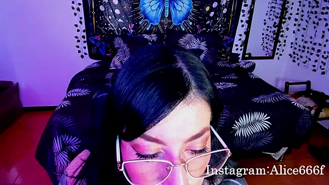 Snapshot of alice_666f chatting on 10/07/25, 07:44 alice 666f online show from 10/07/25, 07:44