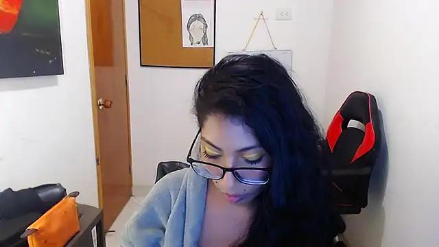 Snapshot of sofia_rosse4 chatting on 06/22/26, 12:13 sofia rosse4 online show from 06/22/26, 12:13