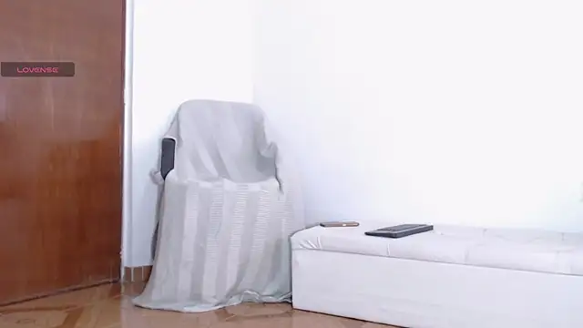 Snapshot of ana_bella1 chatting on 02/07/25, 08:20 ana bella1 online show from 02/07/25, 08:20