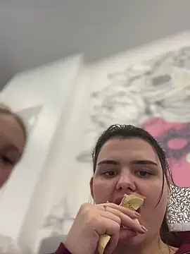 Snapshot of NikaMur chatting on 02/11/25, 09:31 NikaMur online show from 02/11/25, 09:31