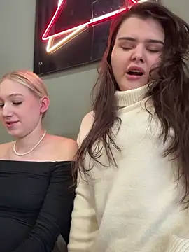 Snapshot of NikaMur chatting on 02/28/25, 08:09 NikaMur online show from 02/28/25, 08:09