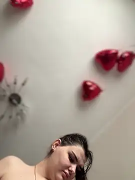 Snapshot of NikaMur chatting on 03/05/25, 06:44 NikaMur online show from 03/05/25, 06:44