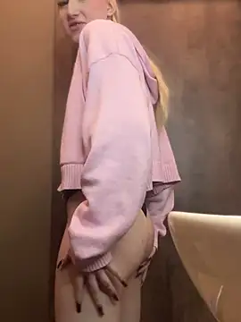 Snapshot of NikaMur chatting on 03/12/25, 07:13 NikaMur online show from 03/12/25, 07:13