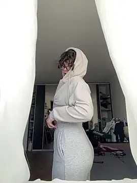 Snapshot of NikaMur chatting on 10/02/25, 02:18 NikaMur online show from 10/02/25, 02:18