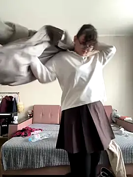 Snapshot of NikaMur chatting on 10/06/25, 03:37 NikaMur online show from 10/06/25, 03:37