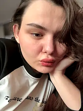 Snapshot of NikaMur chatting on 10/27/25, 02:26 NikaMur online show from 10/27/25, 02:26