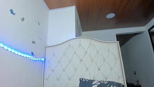 Snapshot of Anny_jhonsonx chatting on 09/18/25, 11:29 Anny jhonsonx online show from 09/18/25, 11:29