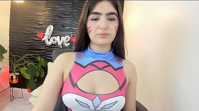 sofia 44 online show from 10/31/25, 02:18