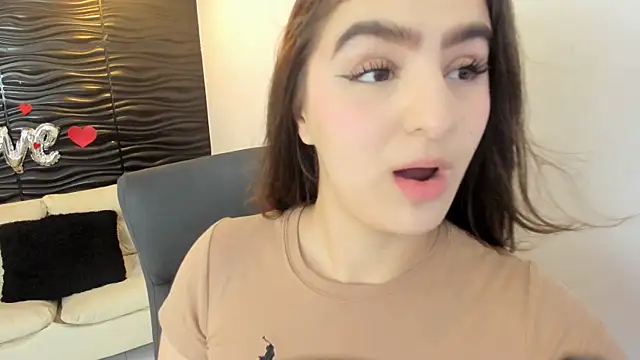 Snapshot of sofia_44 chatting on 04/25/26, 01:41 sofia 44 online show from 04/25/26, 01:41