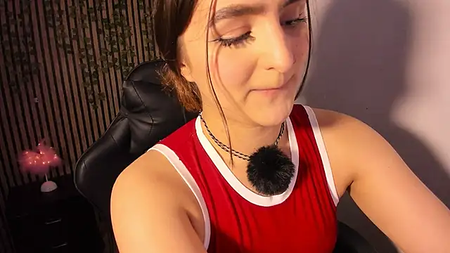 Snapshot of sofia_44 chatting on 05/15/26, 09:00 sofia 44 online show from 05/15/26, 09:00