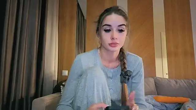 your bunnygirl online show from 10/02/25, 05:53