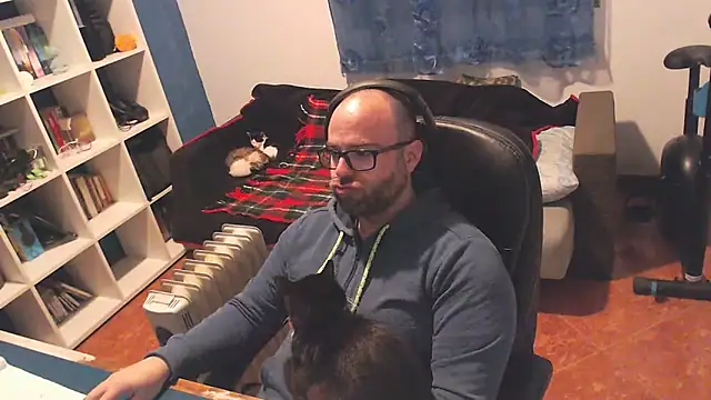 ravingr4d4 online show from 03/05/25, 10:21