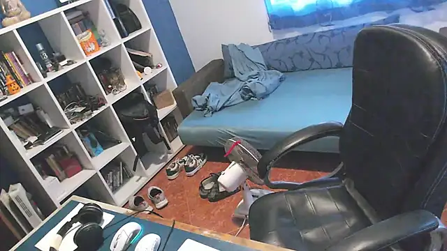 ravingr4d4 online show from 09/18/25, 08:05