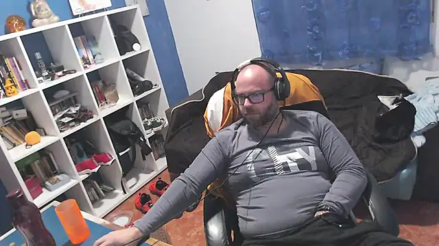 ravingr4d4 online show from 10/31/25, 12:00