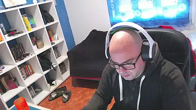 ravingr4d4 online show from 12/17/25, 09:37