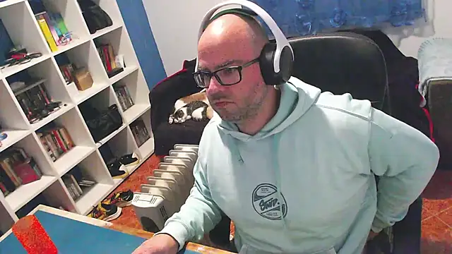 ravingr4d4 online show from 12/21/25, 10:50