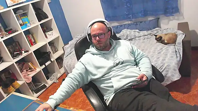 ravingr4d4 online show from 02/06/26, 12:04