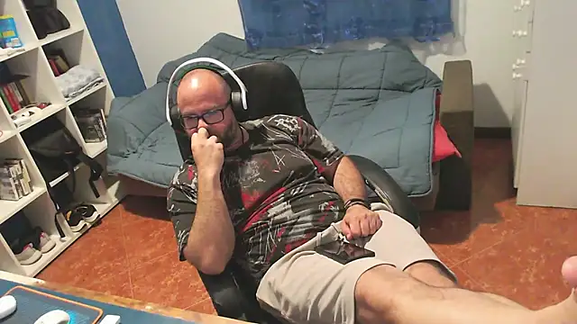 ravingr4d4 online show from 04/20/26, 10:44