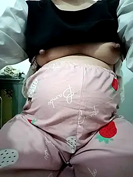 SweetGirl2k2 online show from 03/18/26, 01:47