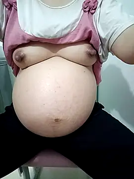 SweetGirl2k2 online show from 04/15/26, 07:15