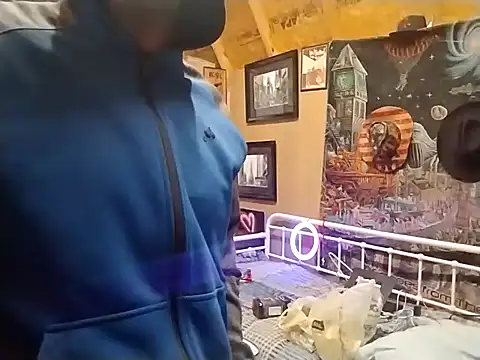 Snapshot of AlphaAlluring69 chatting on 12/08/24, 04:25 AlphaAlluring69 online show from 12/08/24, 04:25