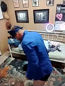 Snapshot of AlphaAlluring69 chatting on 12/10/24, 03:52 AlphaAlluring69 online show from 12/10/24, 03:52