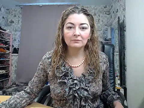 Snapshot of Helen1974 chatting on 03/03/25, 01:20 Helen1974 online show from 03/03/25, 01:20