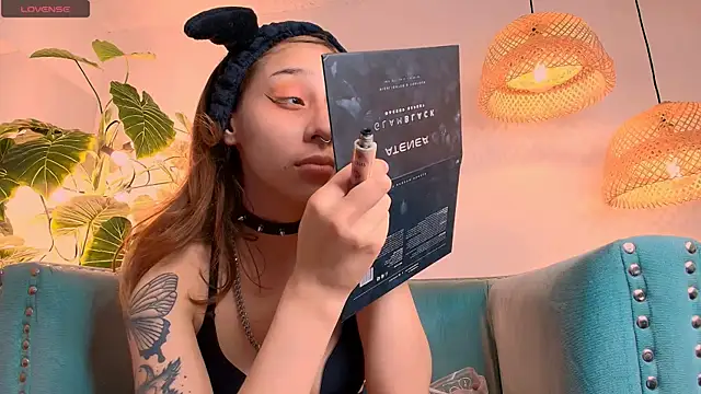 Snapshot of bellablack27 chatting on 03/04/25, 01:28 bellablack27 online show from 03/04/25, 01:28