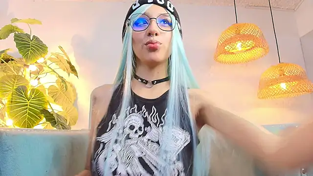 Snapshot of bellablack27 chatting on 09/23/25, 03:59 bellablack27 online show from 09/23/25, 03:59