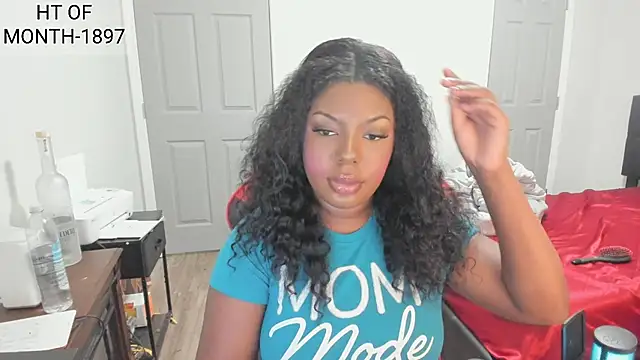 Snapshot of demi_xoxo chatting on 11/18/25, 03:45 demi xoxo online show from 11/18/25, 03:45