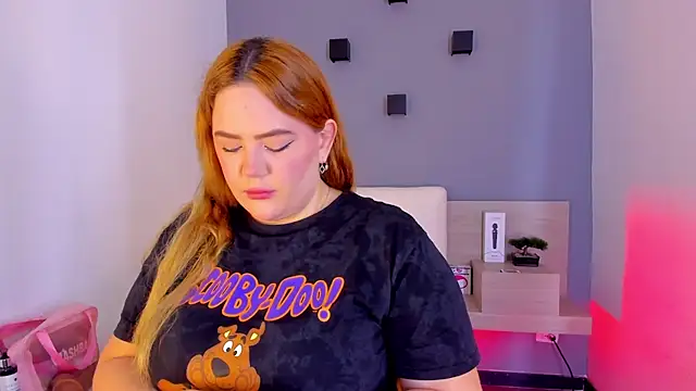 sophiarossee  online show from 02/06/25, 12:37