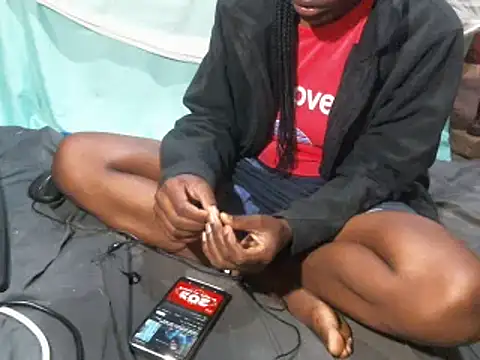 cute naimah online show from 03/10/25, 08:15