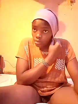 cute naimah online show from 11/02/25, 09:55