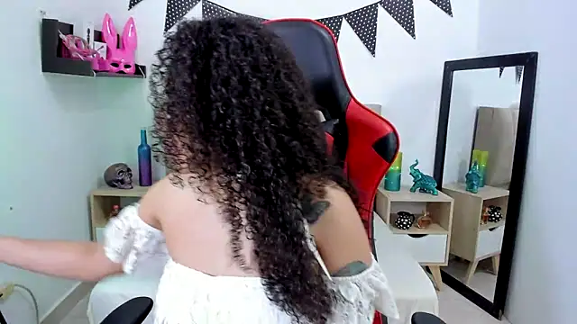 Zoe Gruber online show from 12/17/24, 11:49