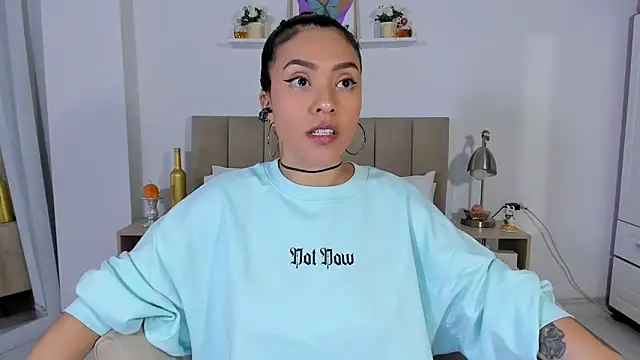 Zoe Gruber online show from 04/07/26, 11:26