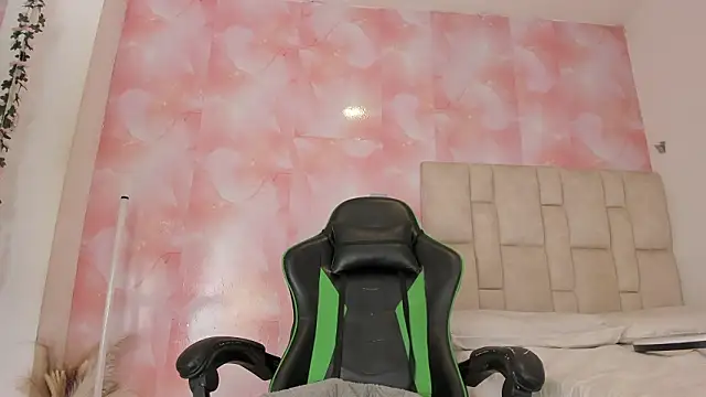 emily lean  online show from 03/19/26, 10:14