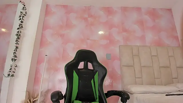 emily lean  online show from 04/08/26, 11:05