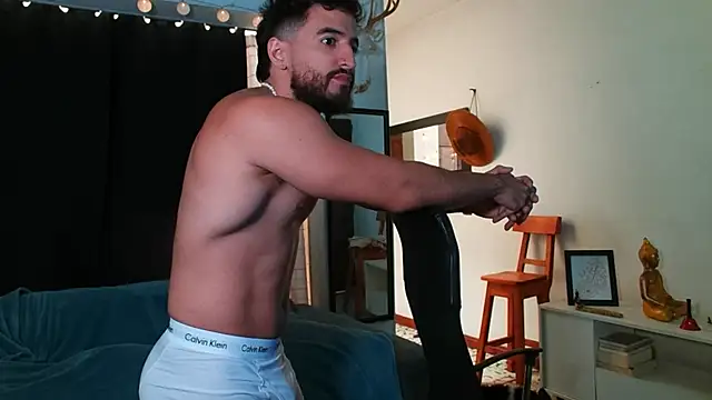 AndrewMartinez online show from 01/29/25, 01:38