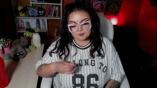 Snapshot of juliette_rd chatting on 11/06/25, 04:57 juliette rd online show from 11/06/25, 04:57