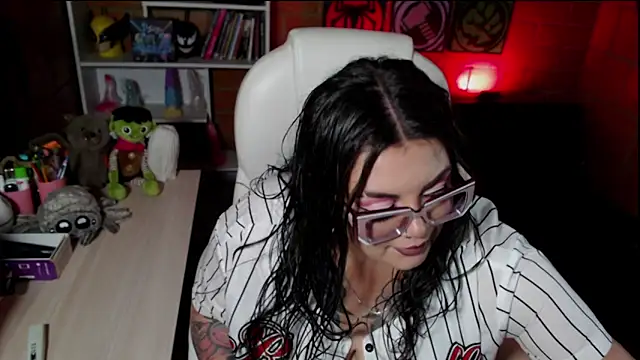 Snapshot of juliette_rd chatting on 11/20/25, 01:39 juliette rd online show from 11/20/25, 01:39