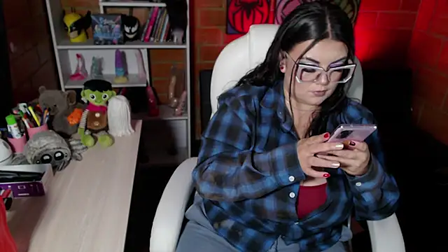 Snapshot of juliette_rd chatting on 11/30/25, 11:14 juliette rd online show from 11/30/25, 11:14