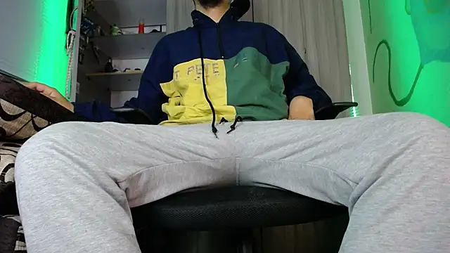 zacwatson  online show from 12/28/24, 05:02