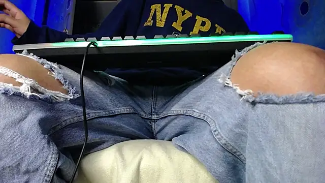 zacwatson  online show from 02/17/25, 03:15