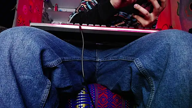 zacwatson  online show from 10/08/25, 07:39